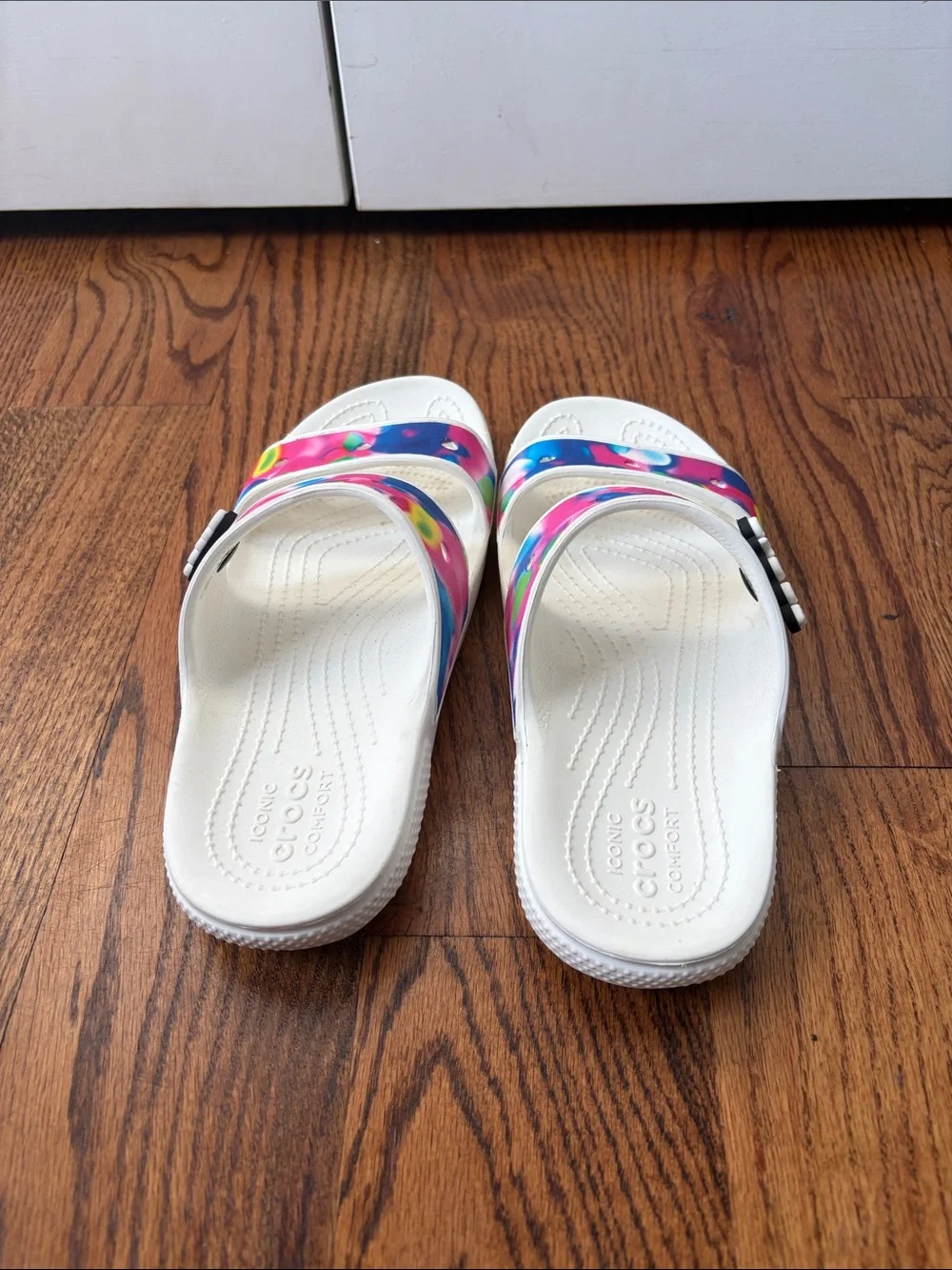 Crocs Womens Classic Graphic Two-Strap Slide Sandals Size 7 White - Multicolor